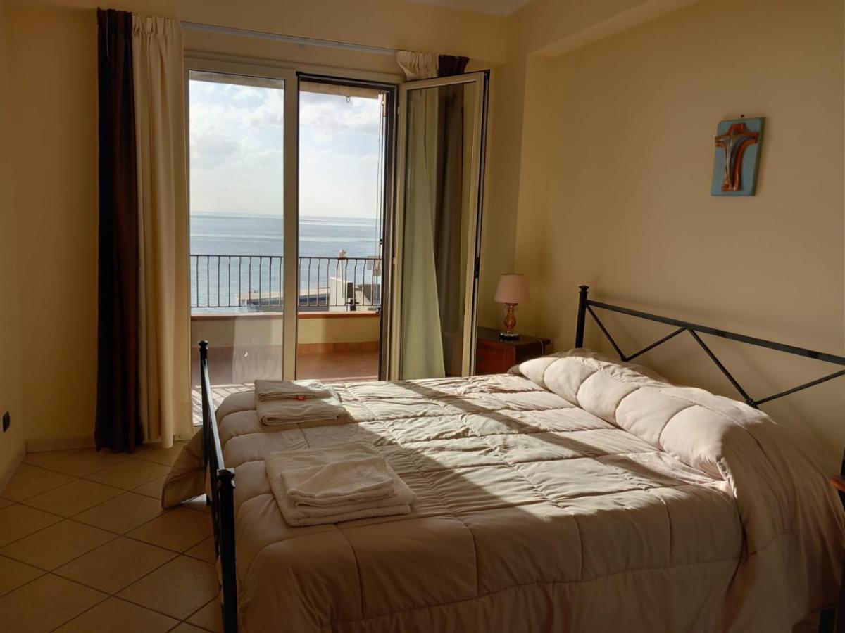 B&B La Sirena Santa Teresa Di Riva Eksteriør bilde
