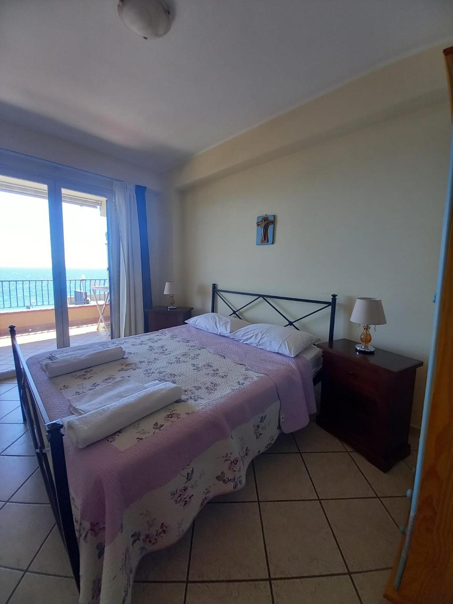 B&B La Sirena Santa Teresa Di Riva Eksteriør bilde