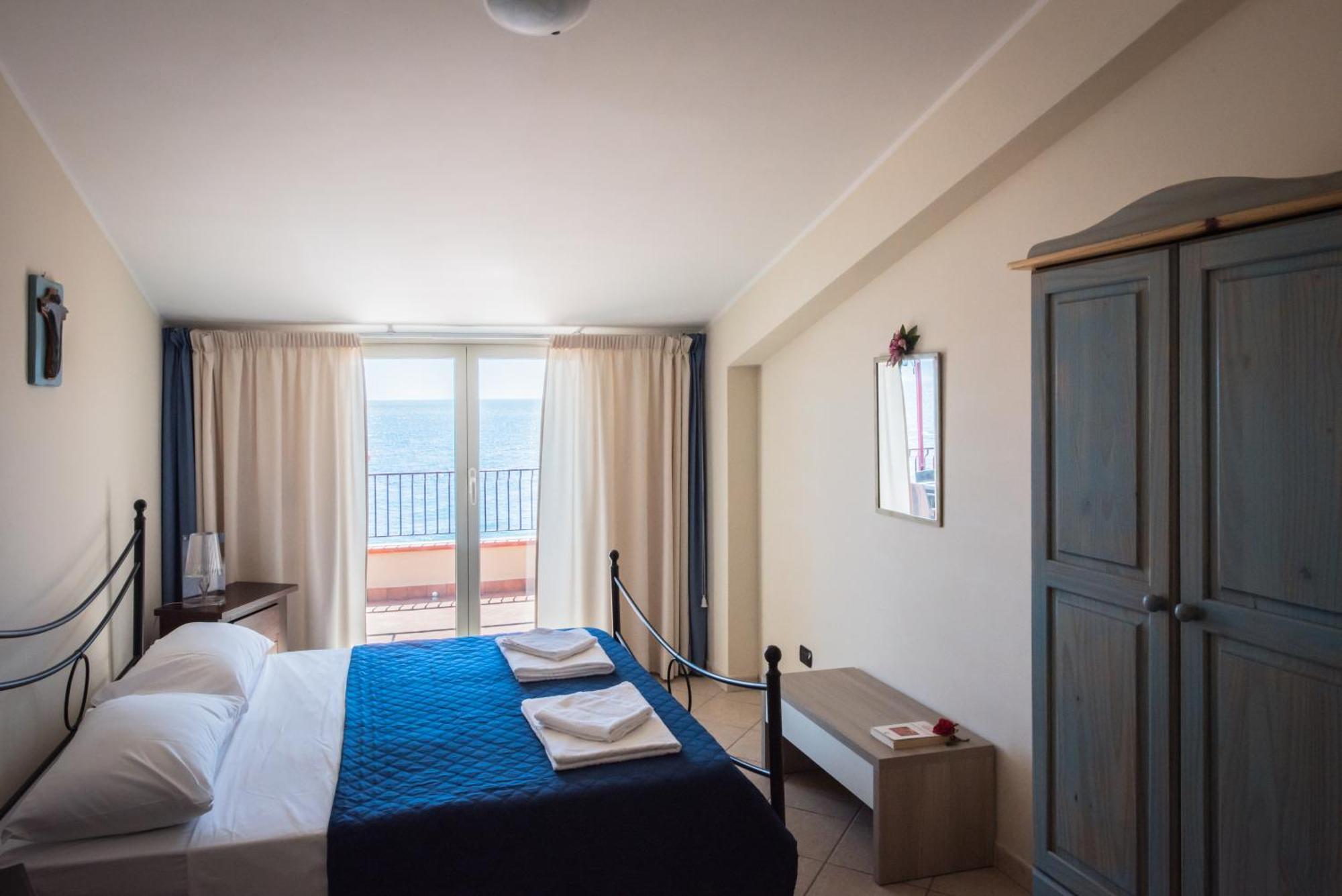 B&B La Sirena Santa Teresa Di Riva Eksteriør bilde