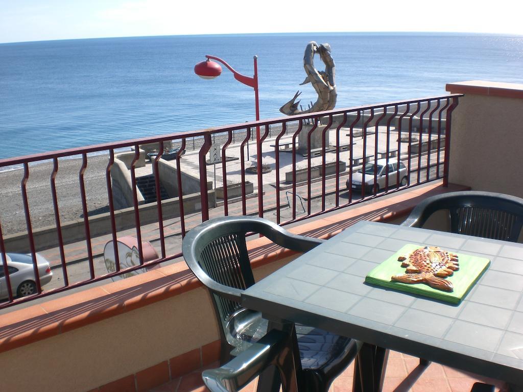 B&B La Sirena Santa Teresa Di Riva Eksteriør bilde