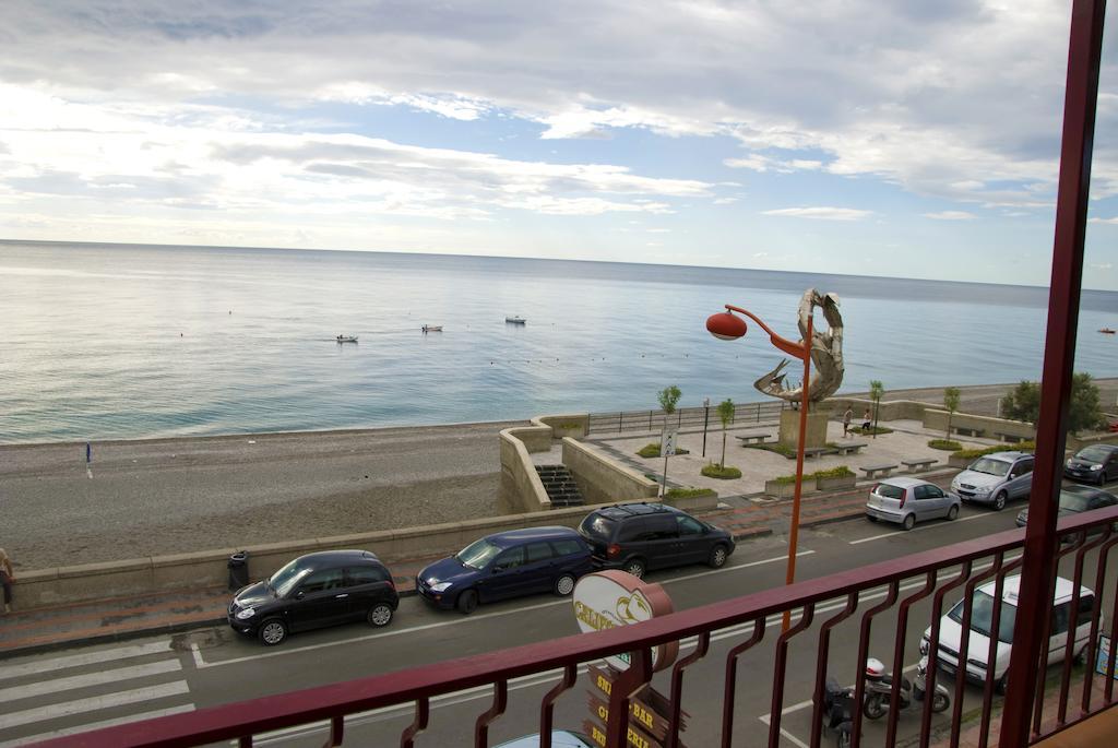 B&B La Sirena Santa Teresa Di Riva Eksteriør bilde