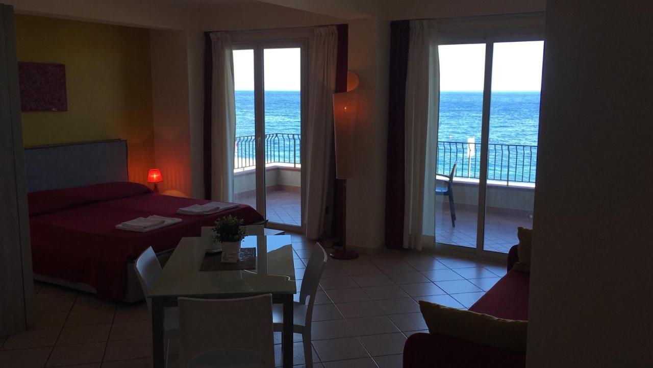 B&B La Sirena Santa Teresa Di Riva Eksteriør bilde